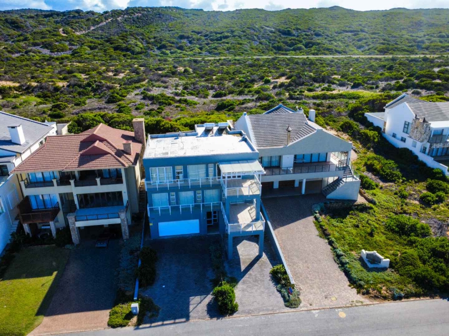 6 Bedroom Property for Sale in Stilbaai Oos Western Cape